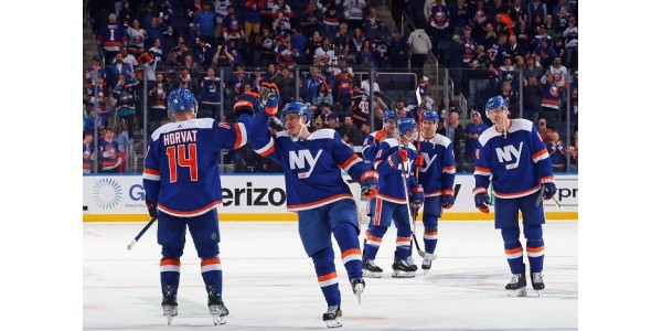 New York Islanders se snaží postoupit do finále proti Tampě Bay Lightning